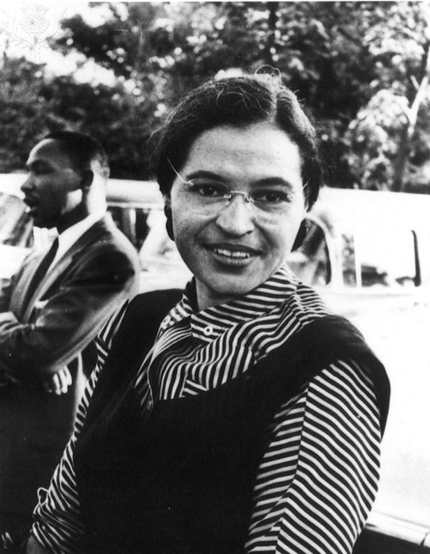 Parks, Rosa, African American civil
rights activist, Tuskegee (Alabama)
4.2.1913-Detroit (Michigan) 24.10.2005.
- Rosa Parks and Martin Luther King
(in the background). -
Photo, 1955.